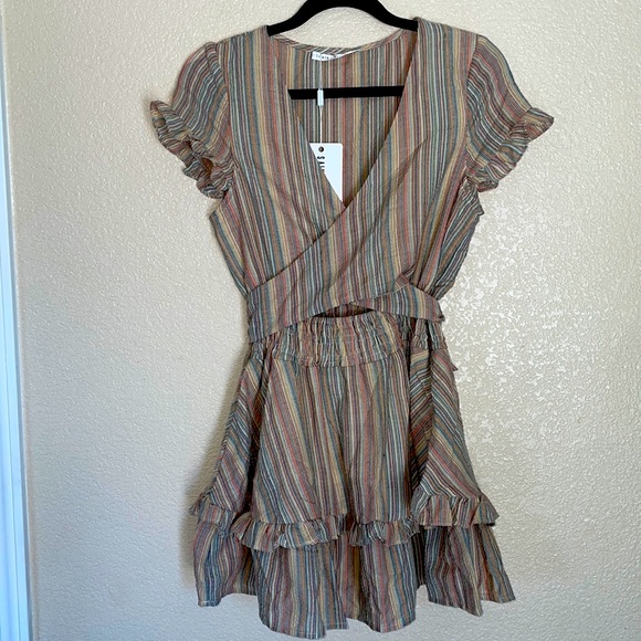 Saints & Secrets Dresses & Skirts - Saints + Secrets Linen Blend Ruffle Tiered Mini Dress, Size Small New With Tags